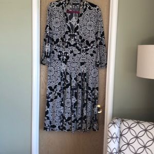 Women dress black and white